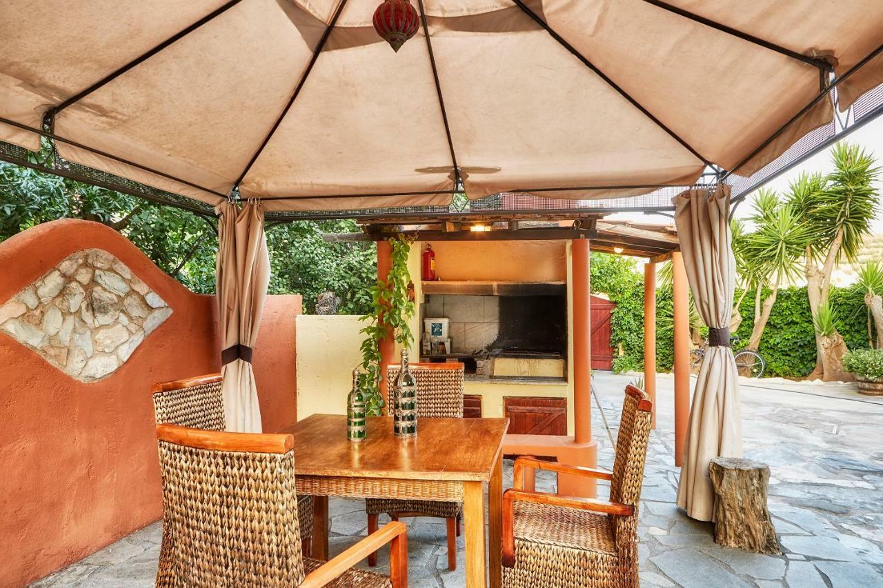 Dm Elegant And Charming Villa Foinikia  Exterior photo